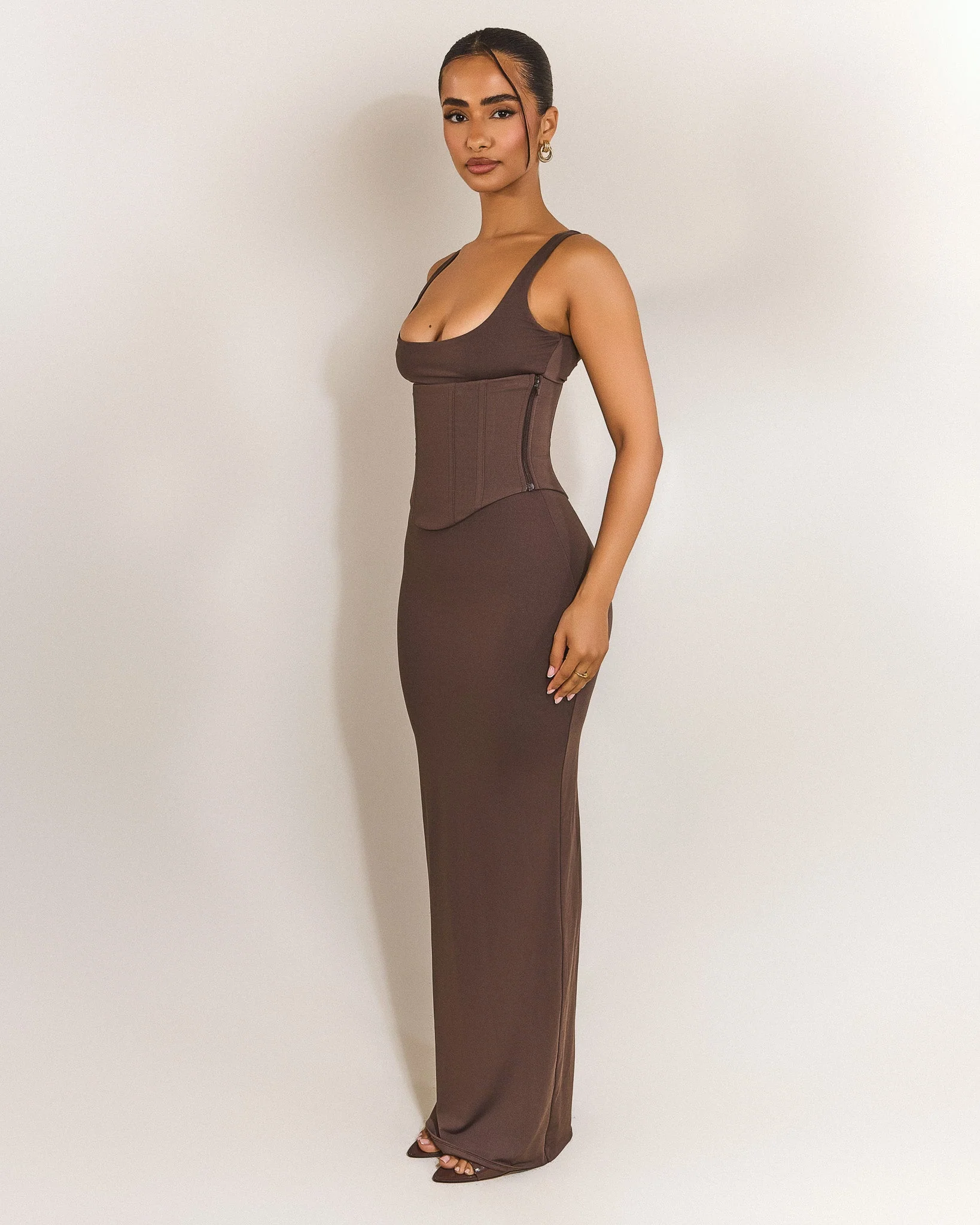The Sandra Scoop Maxi in Brown - Image 5