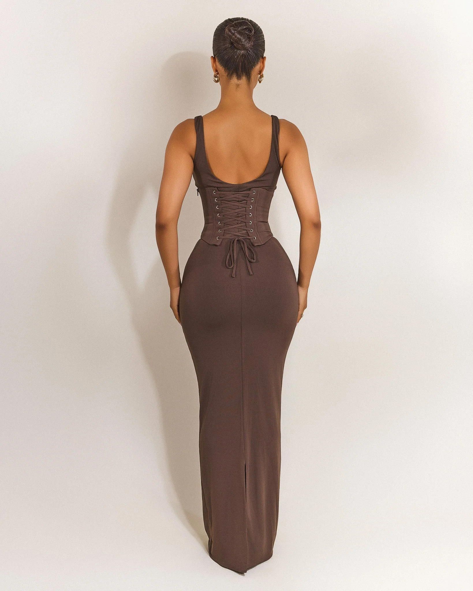 The Sandra Scoop Maxi in Brown - Image 6