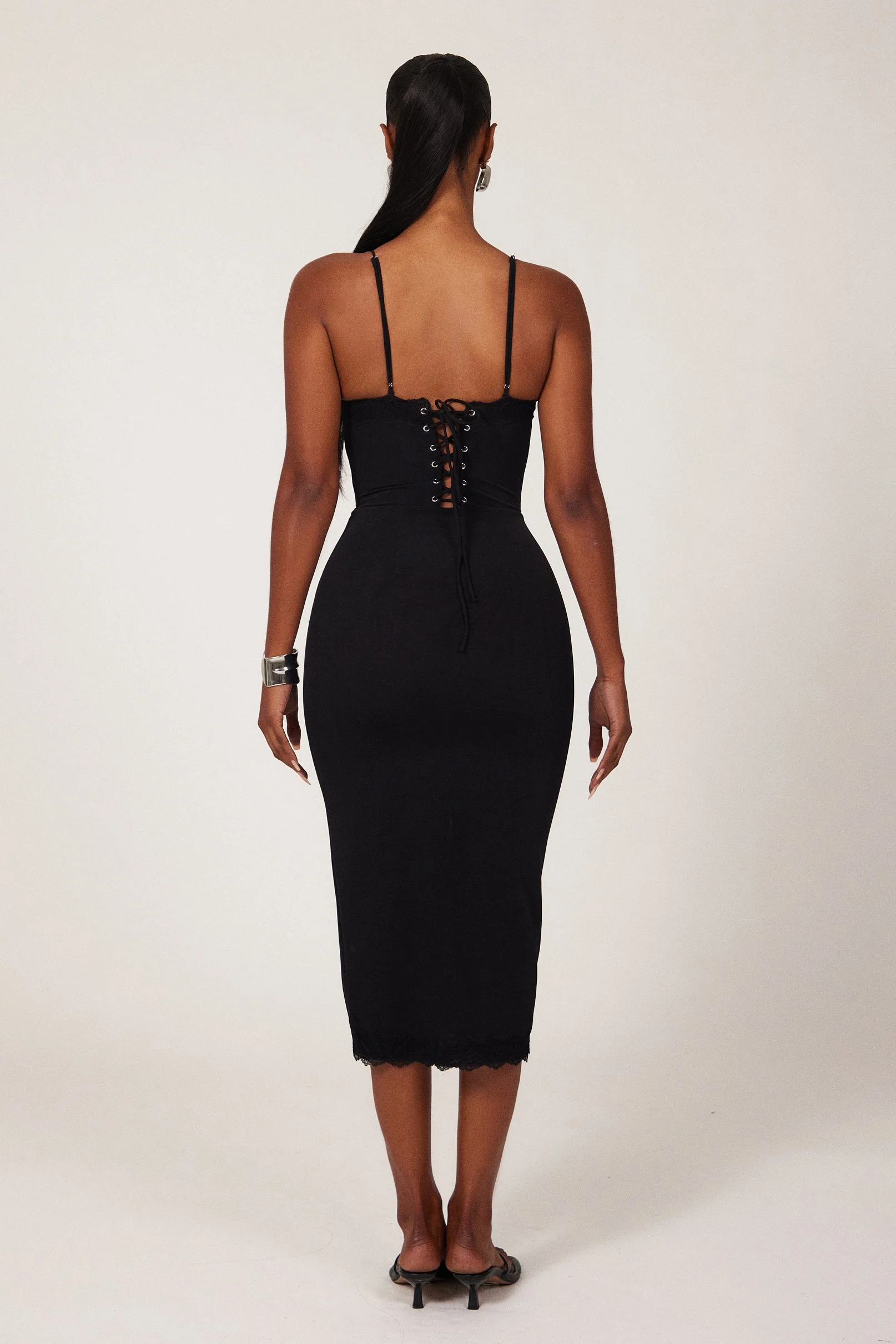 The Bij Midi in Black - Image 16