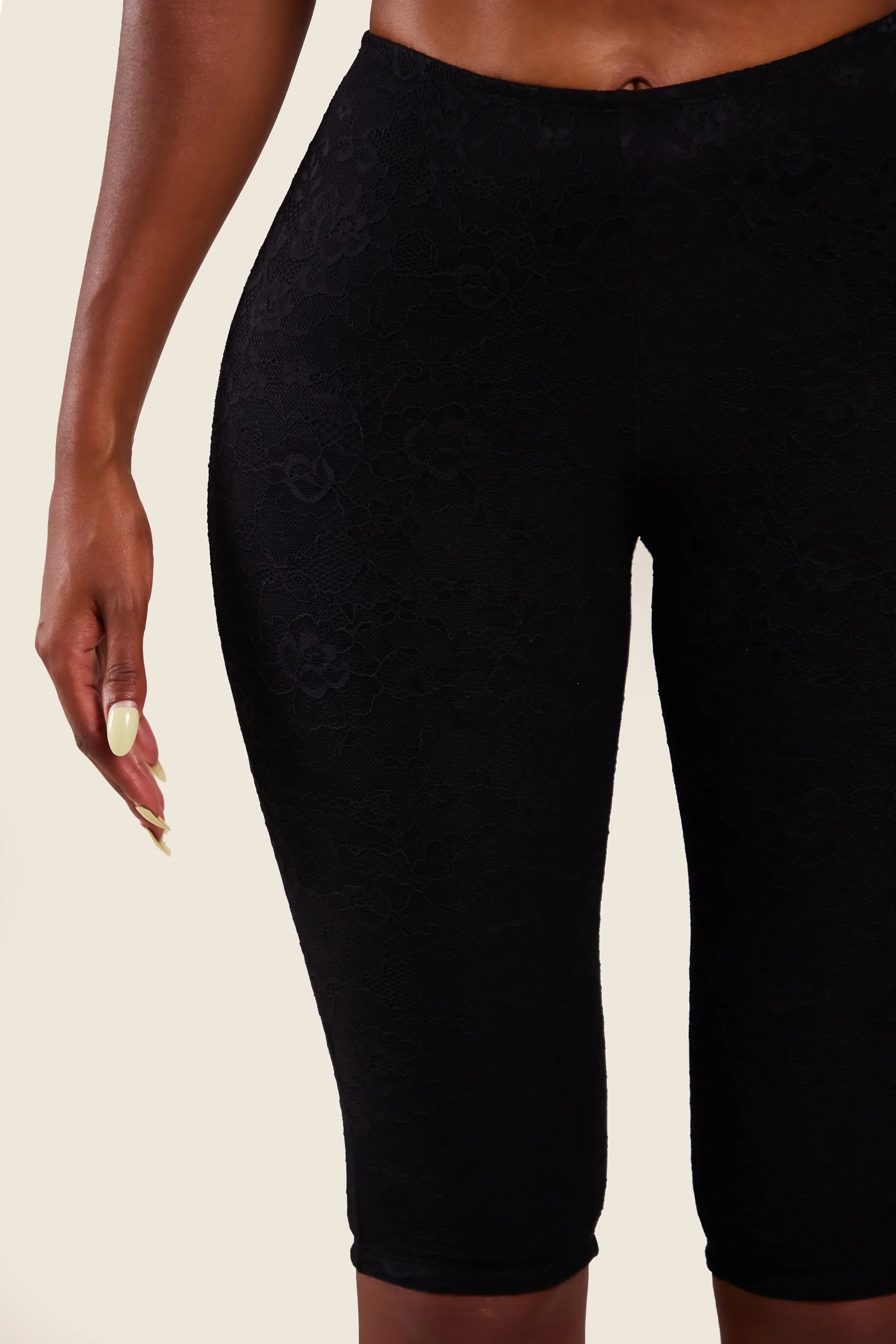 The Brielle Capri Bottoms in Black - Image 10