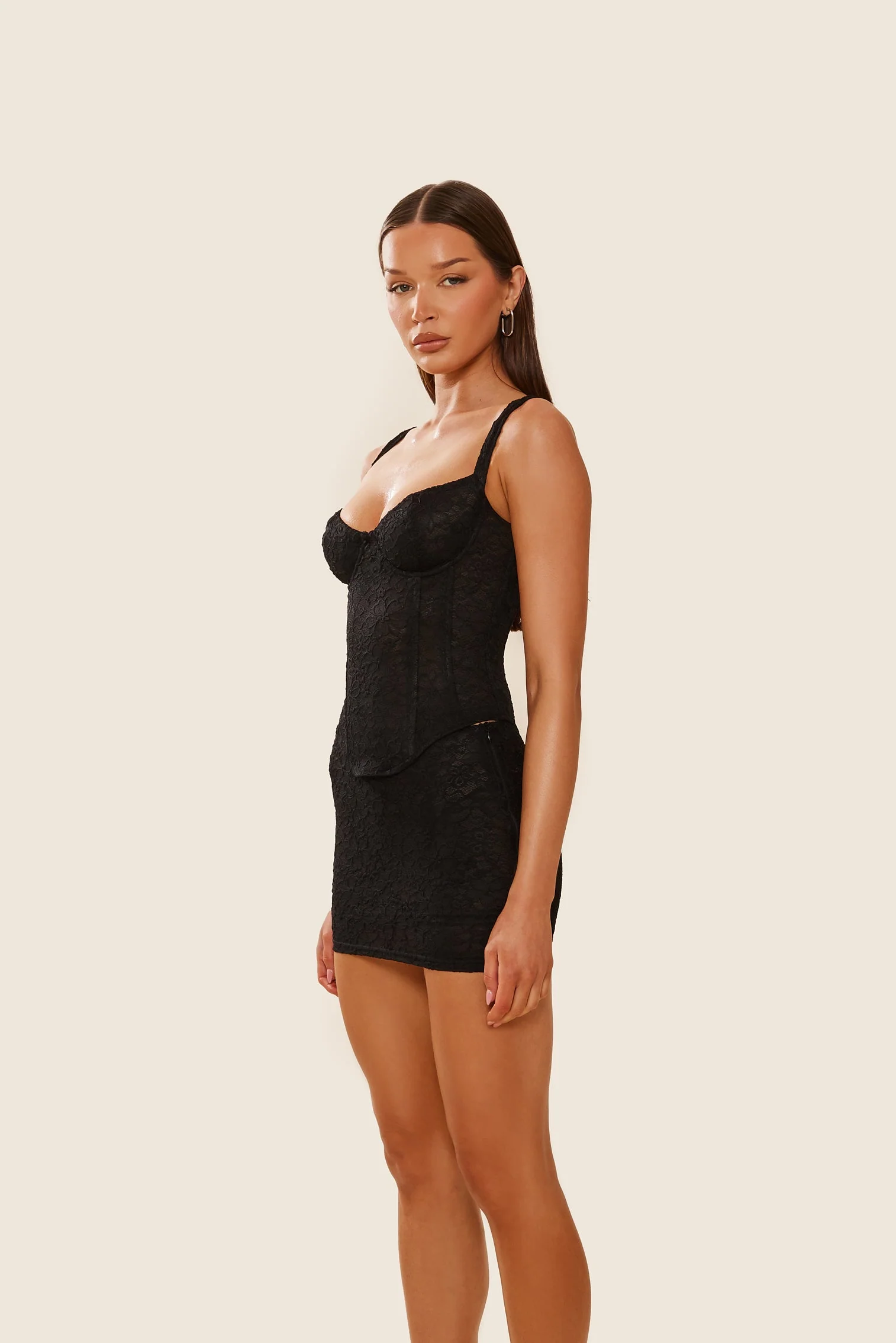 The Cinched Lace Corset in Black - Image 9