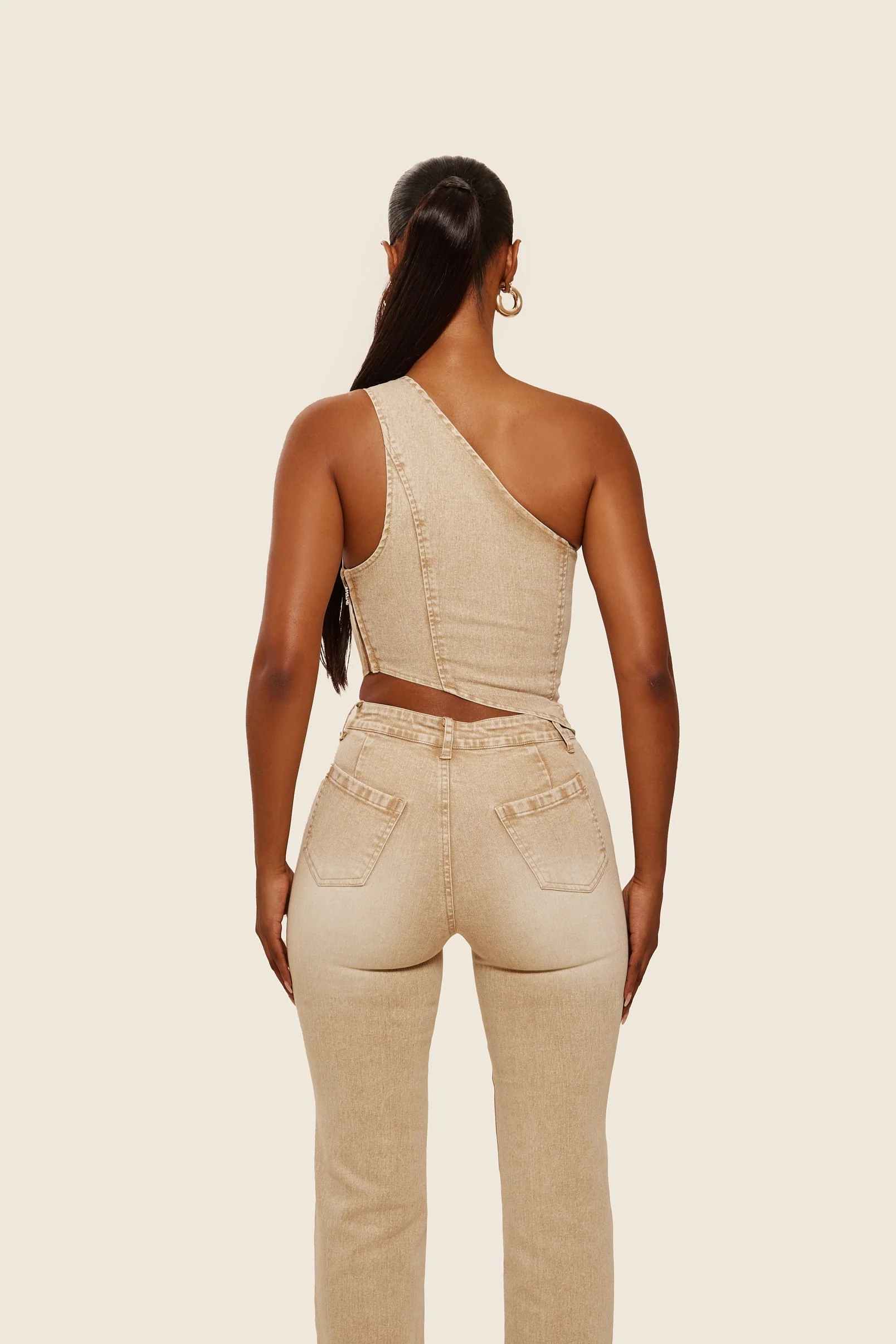 The Cindy Jeans in Brown Wash - Image 5