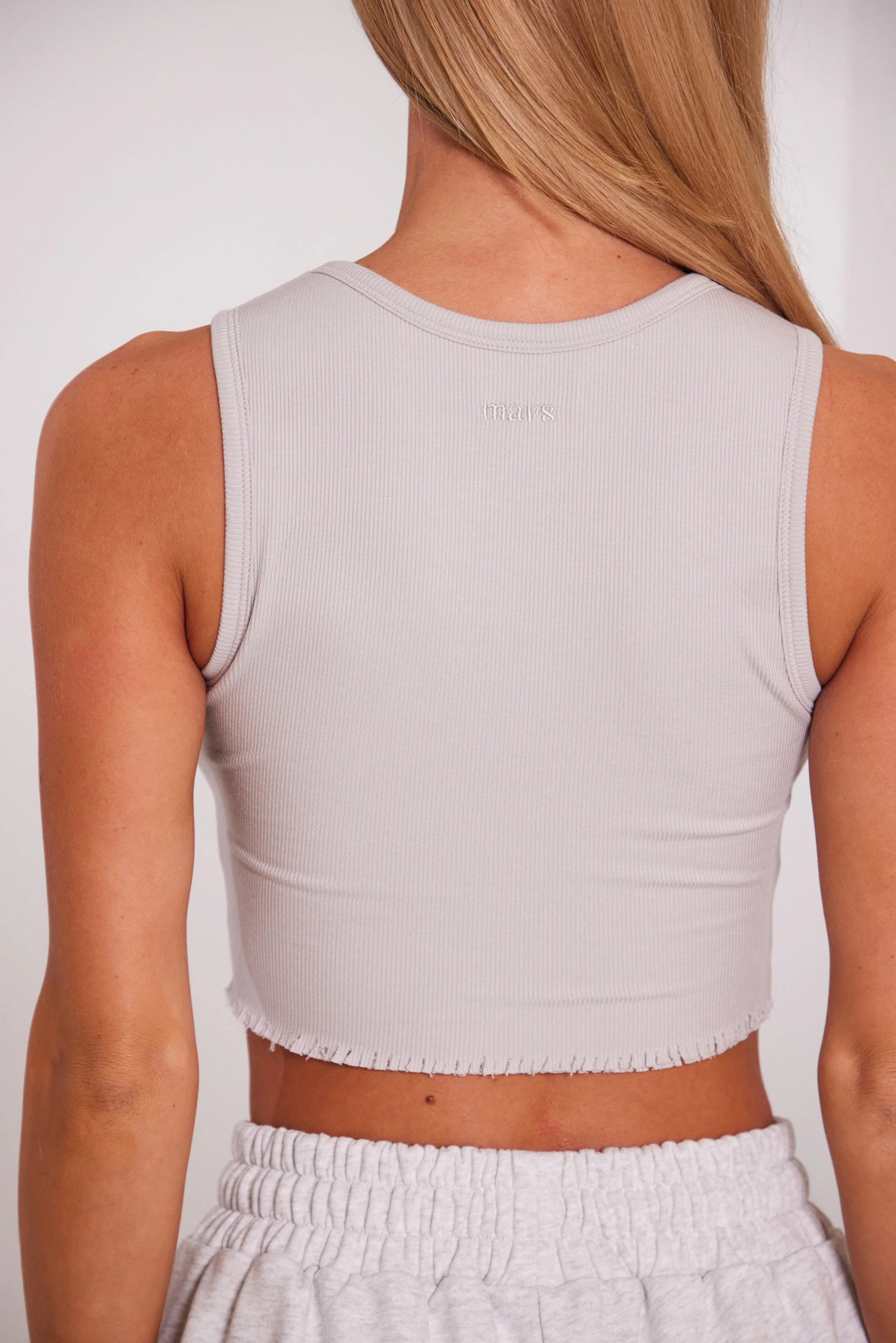 The Distress Hem Vest in Grey - Image 3