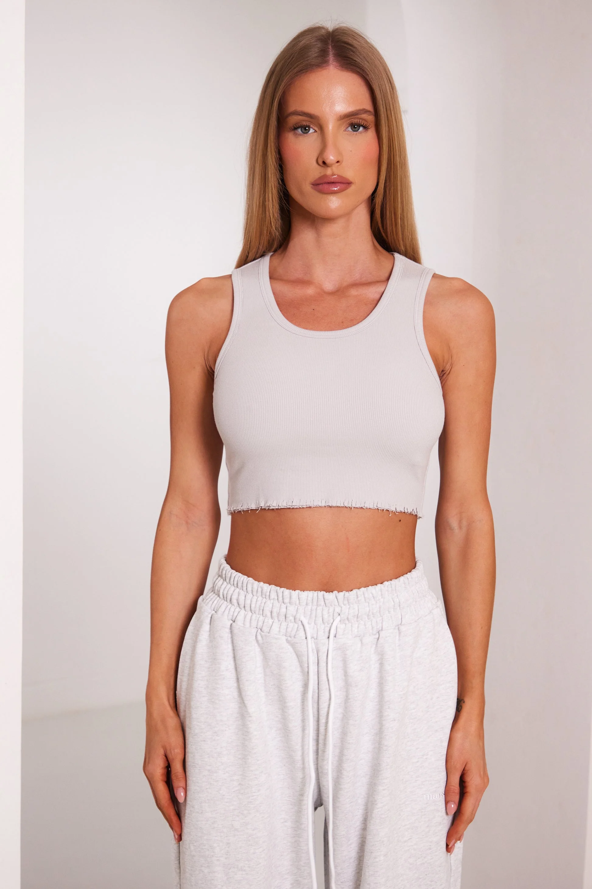 The Distress Hem Vest in Grey - Image 6