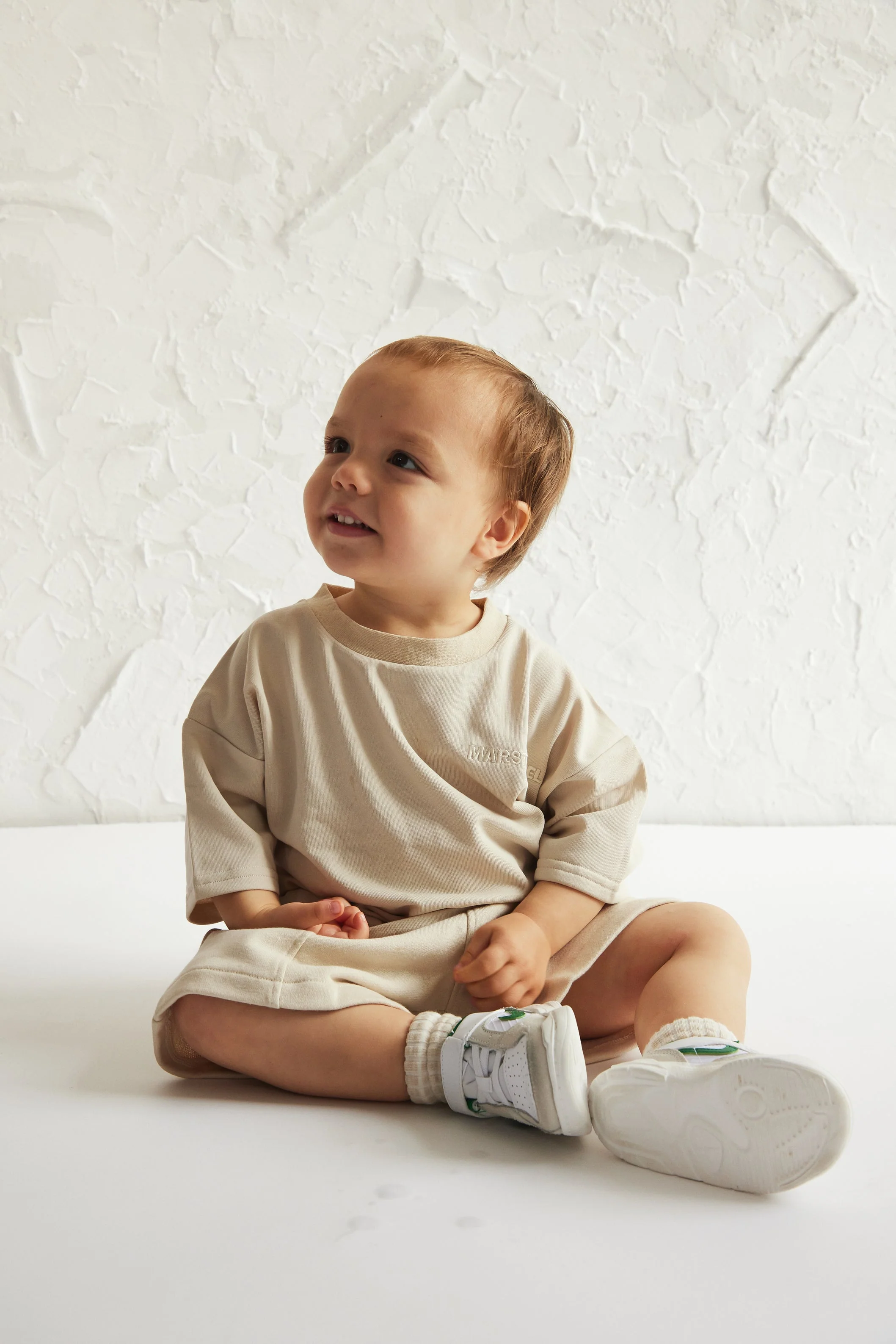 The Kids Essentials Shorts in Stone - Image 4