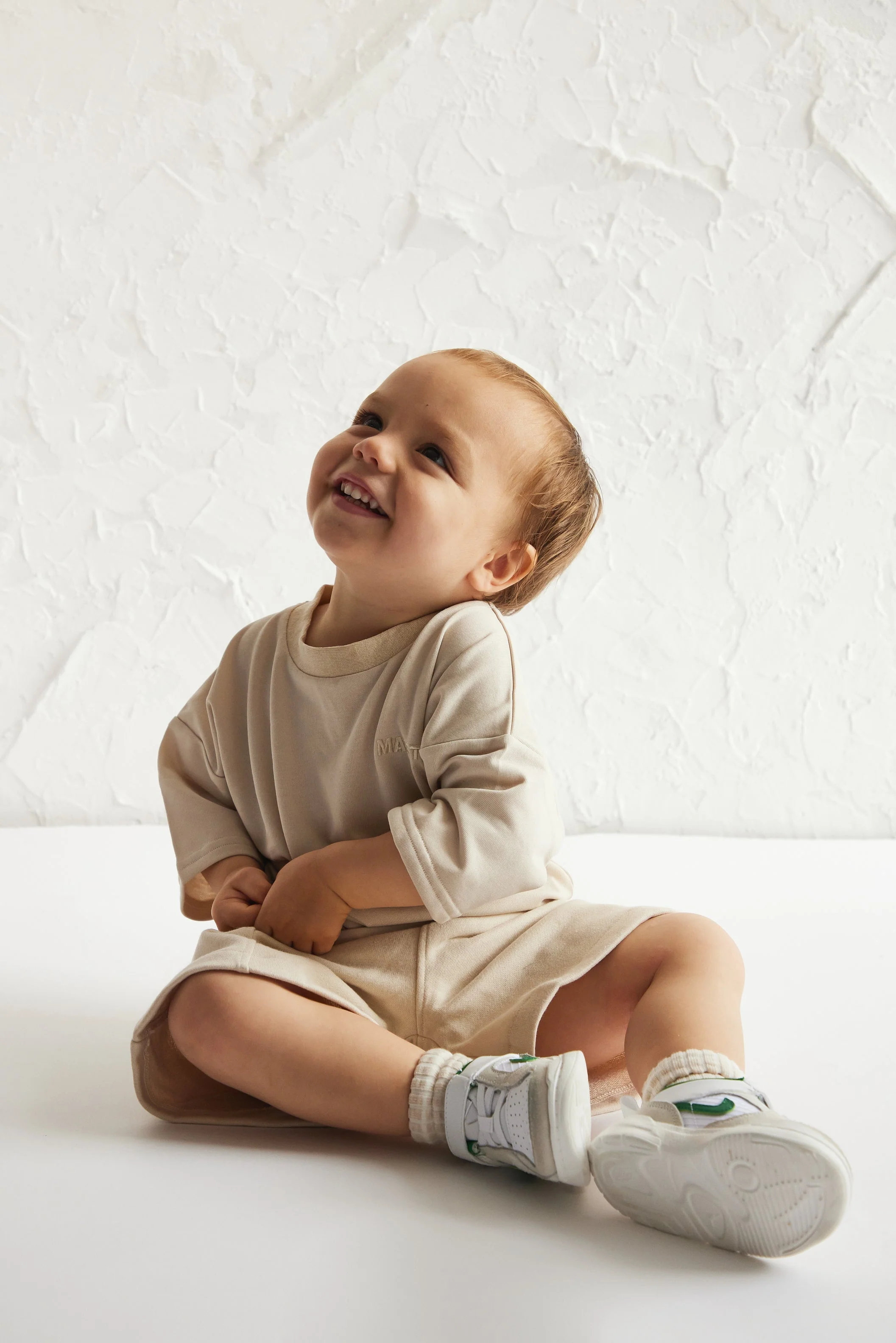 The Kids Essentials Shorts in Stone - Image 5