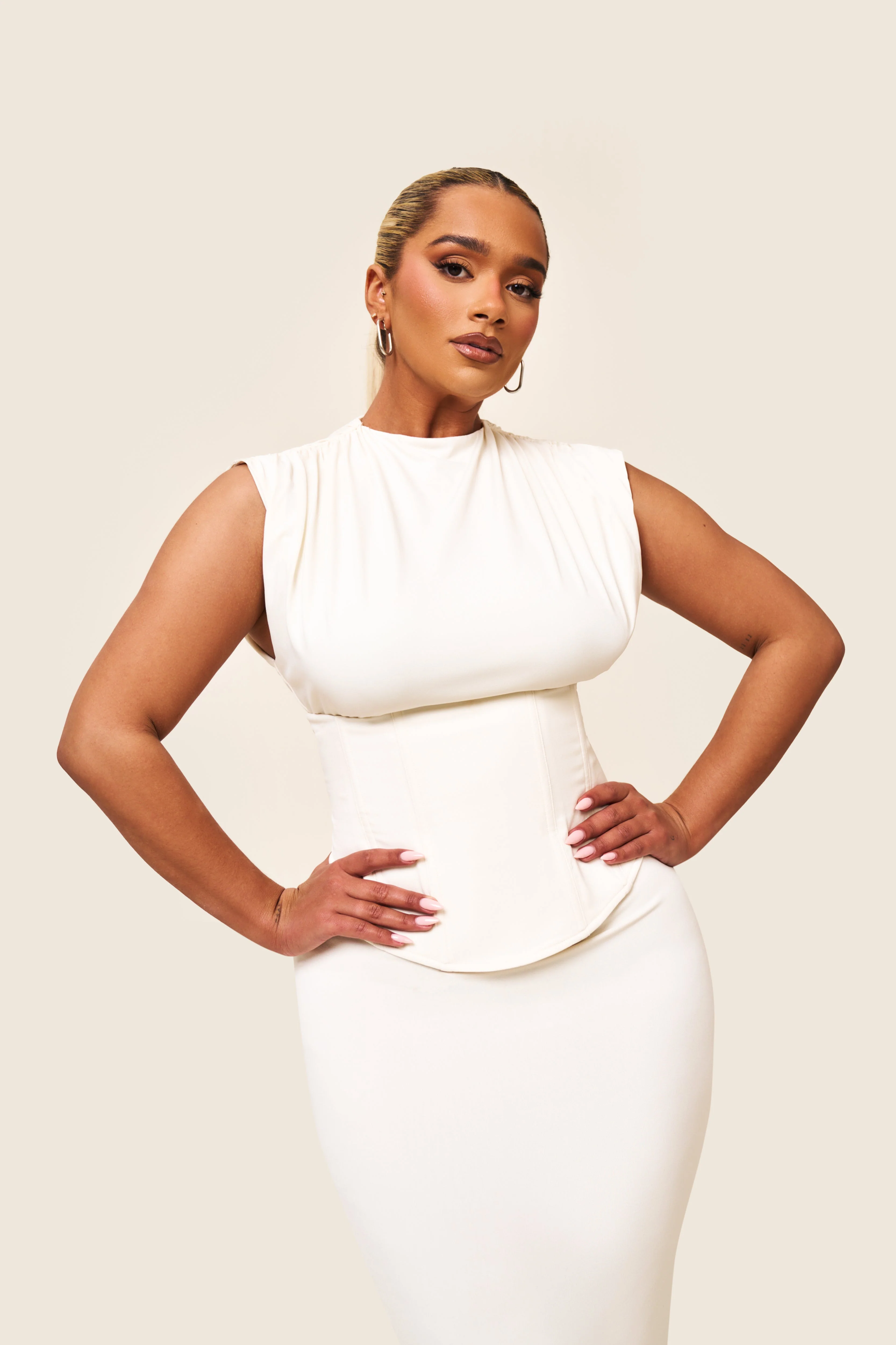 The Sandra Maxi in Cream - Image 13